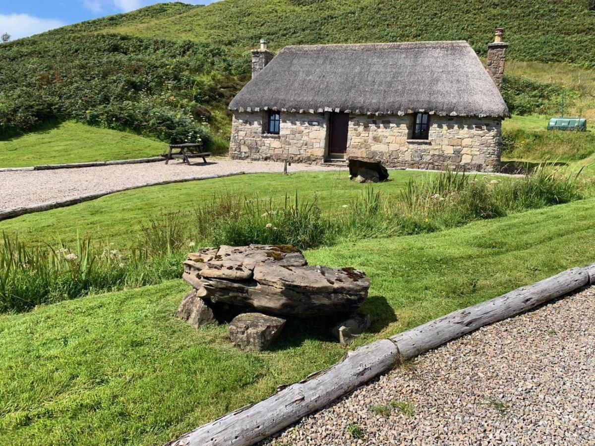 Tigh Mairi At Mary'S Thatched Cottages Elgol Exterior foto